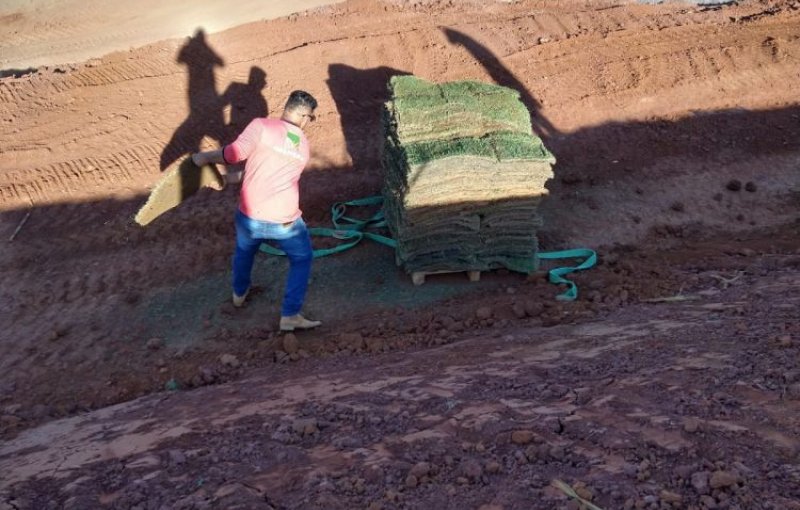 obra fazenda de confinamento em  Chupinguaia RO